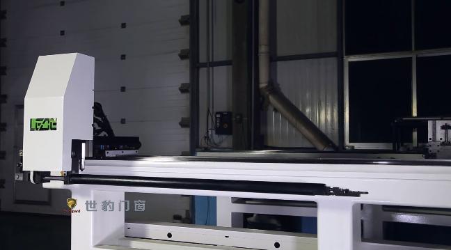 聚焦|闪耀东方明珠 世豹门窗系统新品全球震撼首发